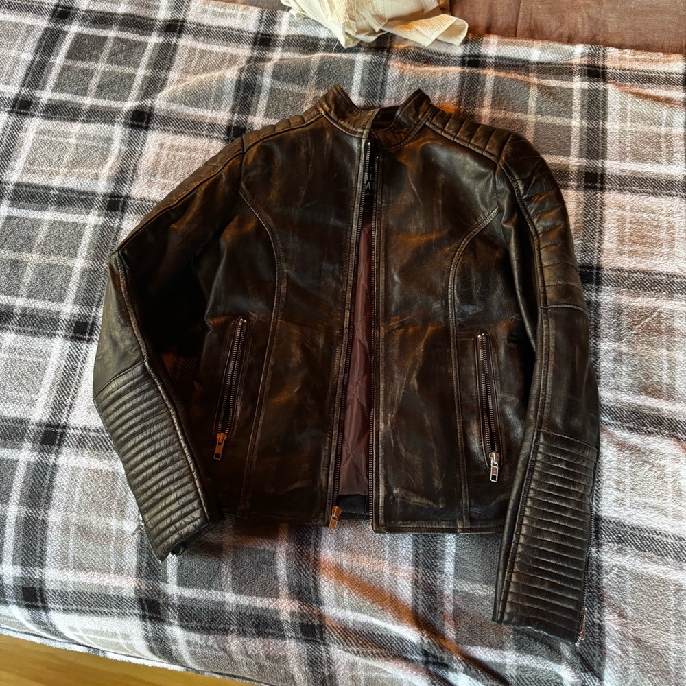 Leather jacket - Picture 3 of 6